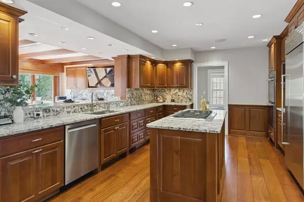 Tewksbury, MA 01876,58 Bridle Path