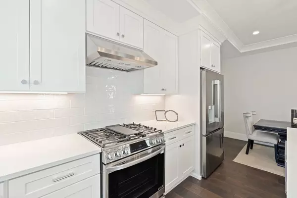 Natick, MA 01760,10 Malden #10