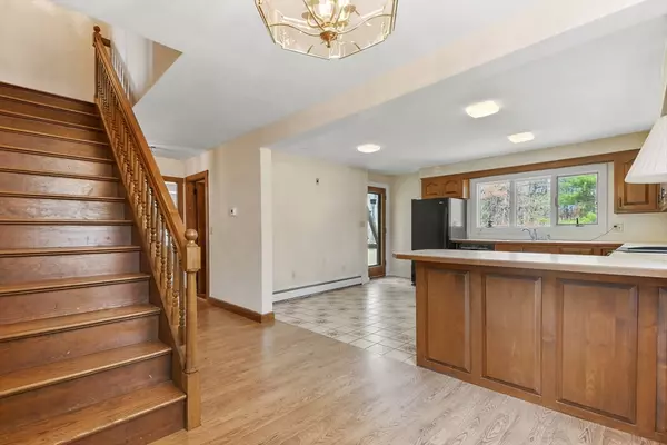 Lancaster, MA 01523,8 Dewey Street