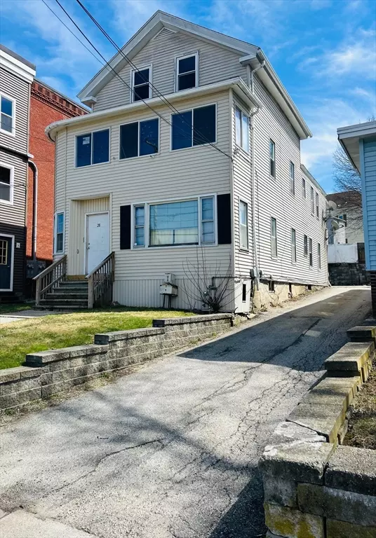 Webster, MA 01570,28 E Main St