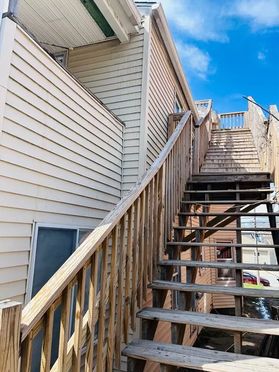 Webster, MA 01570,28 E Main St