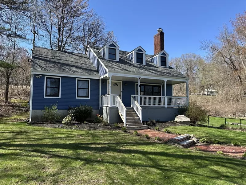 22 Old Stafford Street, Charlton, MA 01507