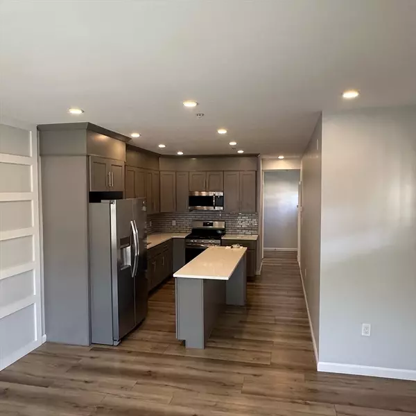 Boston, MA 02136,995 Hyde Park Avenue #1