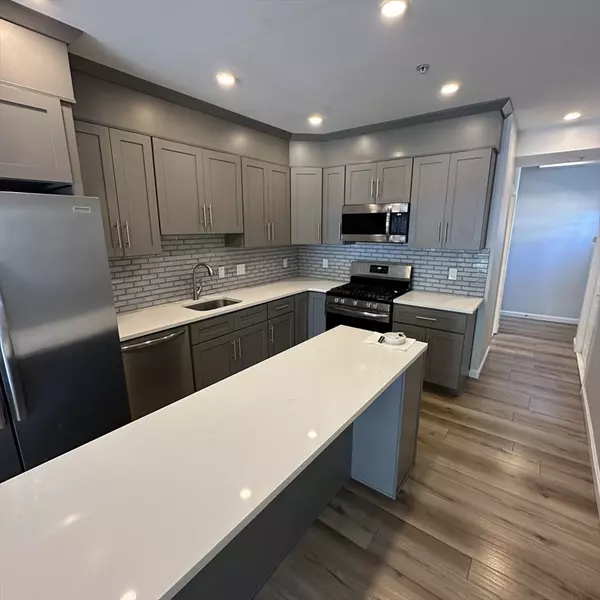Boston, MA 02136,995 Hyde Park Avenue #1
