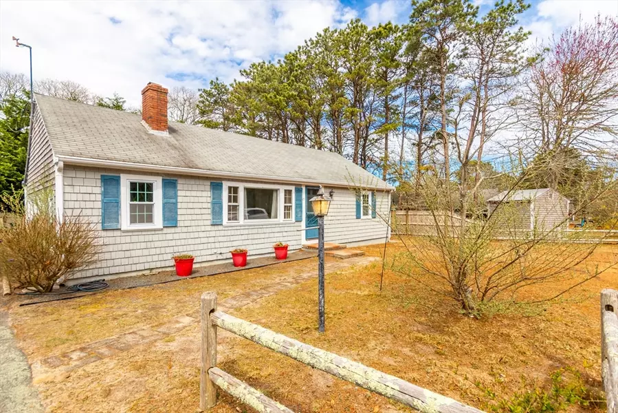 25 Ash Ct, Dennis, MA 02660
