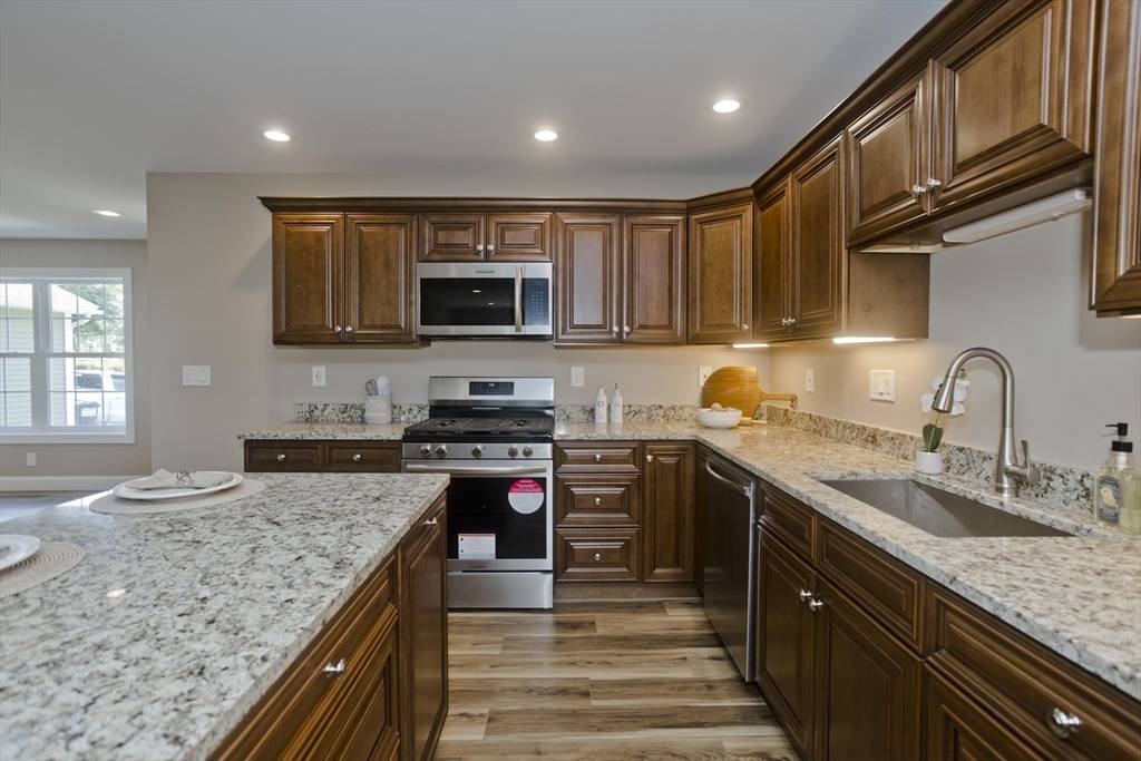 Agawam, MA 01001,3C Sabrina Way #C