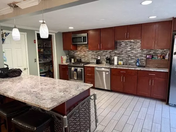 Hudson, MA 01749,414 River Rd