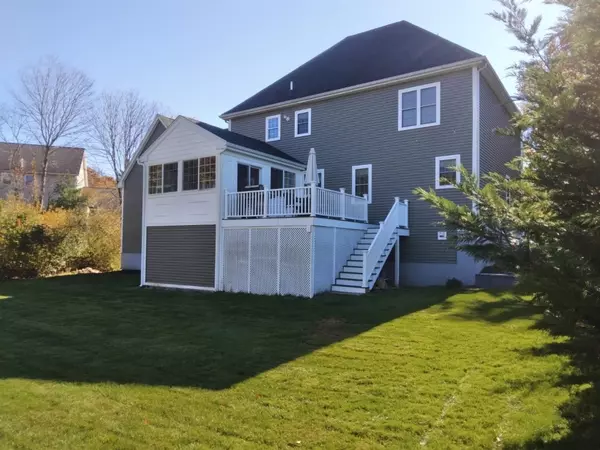 Attleboro, MA 02703,6 Cedar Creek Dr