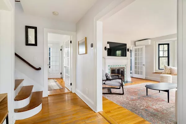 Newton, MA 02458,1 Barnes Rd