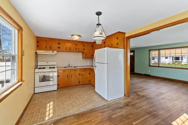 Falmouth, MA 02536,21 Harrington St