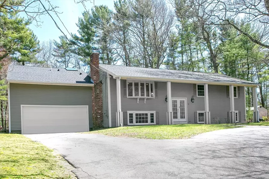 9 Debra Rd, Pembroke, MA 02359