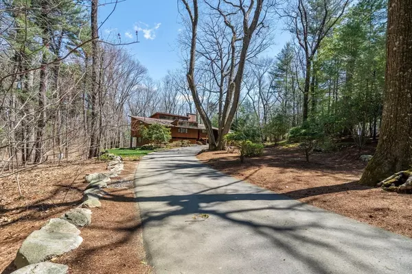 Sudbury, MA 01776,80 Puritan Lane