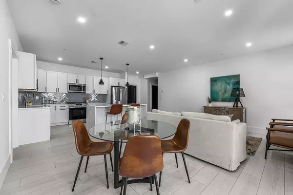 Boston, MA 02124,74 Burt Street #202