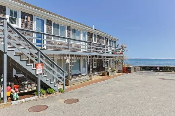 Provincetown, MA 02657,147 Commercial St #L7