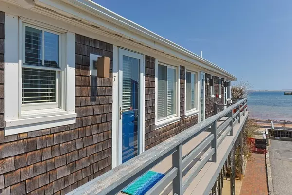 Provincetown, MA 02657,147 Commercial St #L7