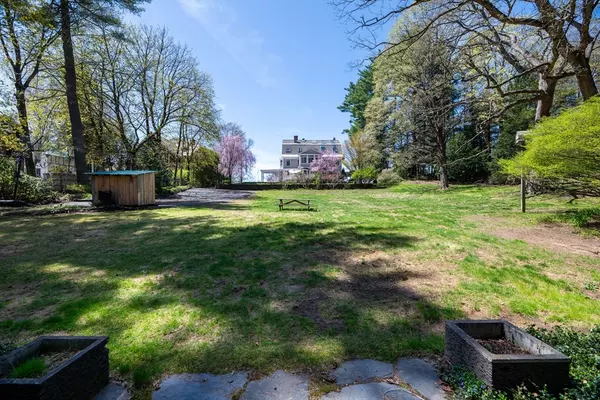 Greenfield, MA 01301,29 Highland Avenue
