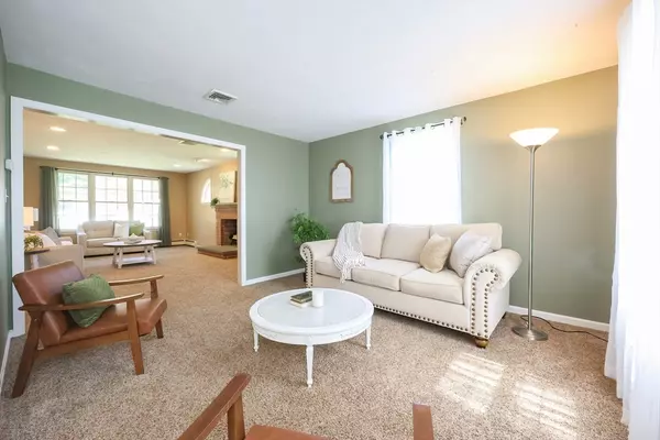 Walpole, MA 02081,16 Jasons Path