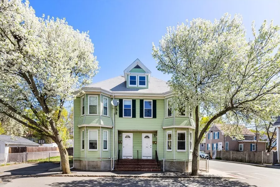 18 Balcomb St, Salem, MA 01970