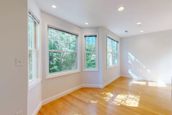 Boston, MA 02127,375 Dorchester St #2