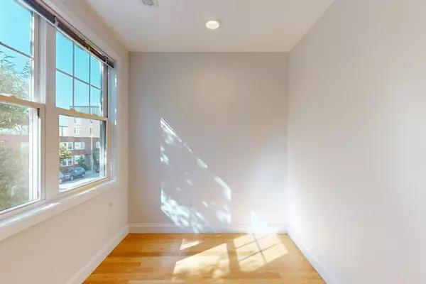 Boston, MA 02127,375 Dorchester St #2