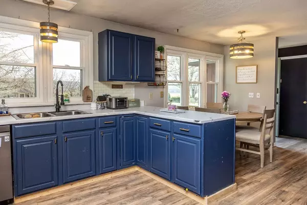 Deerfield, MA 01373,49 Sawmill Plain Rd
