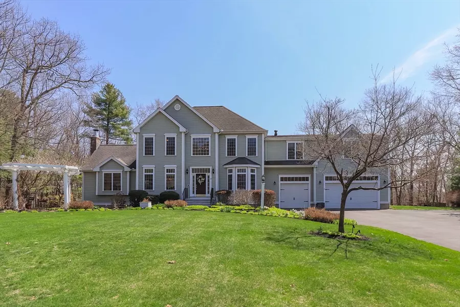 10 Wildflower Ln, Groton, MA 01450