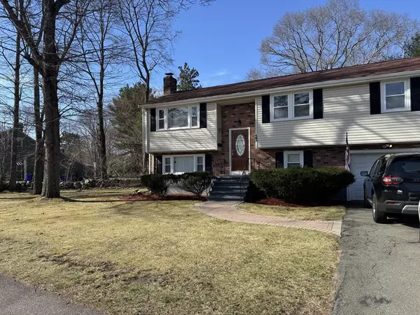 Holbrook, MA 02343,22 Pine St