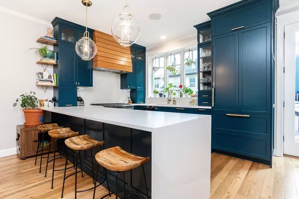 452 W 4th St, Boston, MA 02127