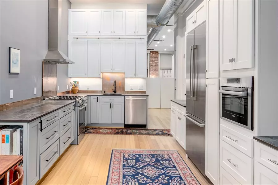 137-139 Pearl St #1, Boston, MA 02110