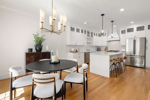 Dedham, MA 02026,218 High St #1