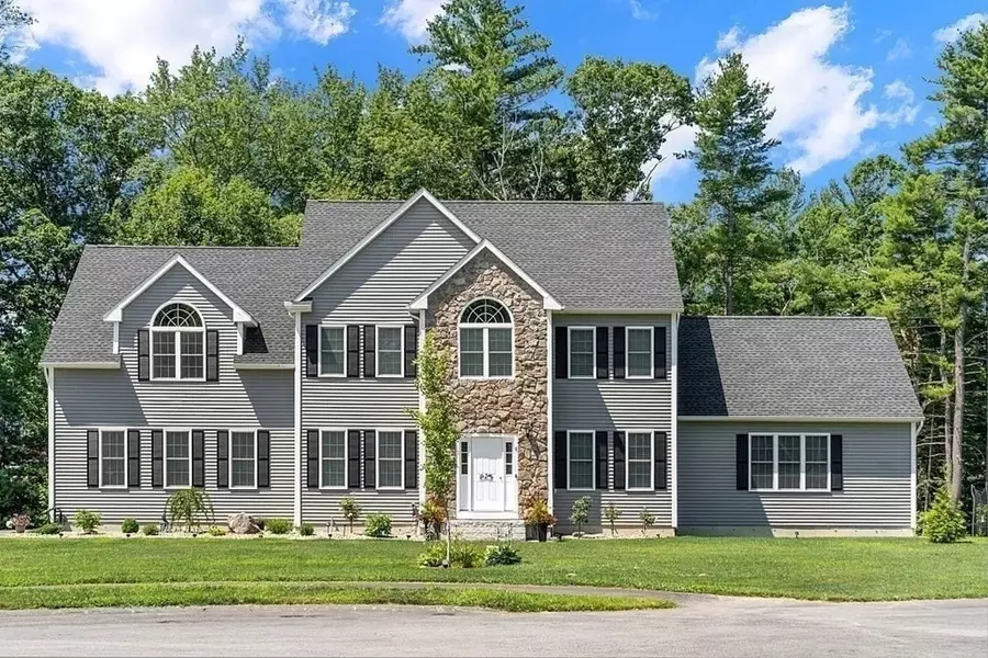 8 Whitetail Run, Auburn, MA 01501