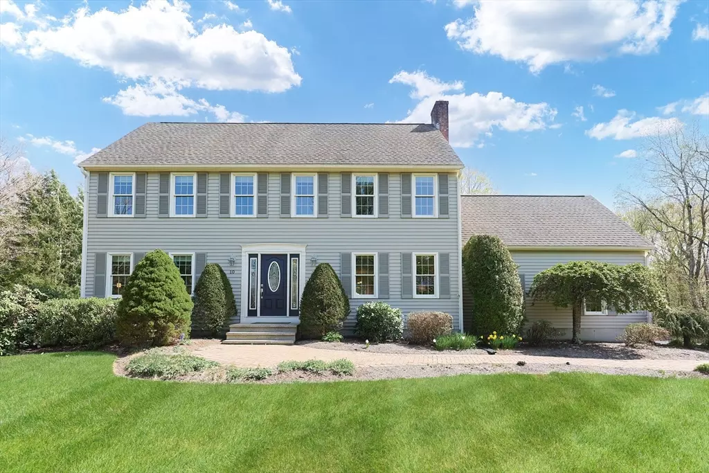 Wrentham, MA 02093,10 Lyndon Rd