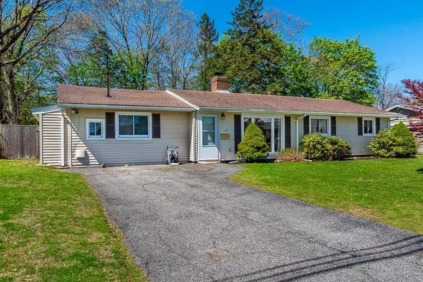 25 Prior Dr, Framingham, MA 01701