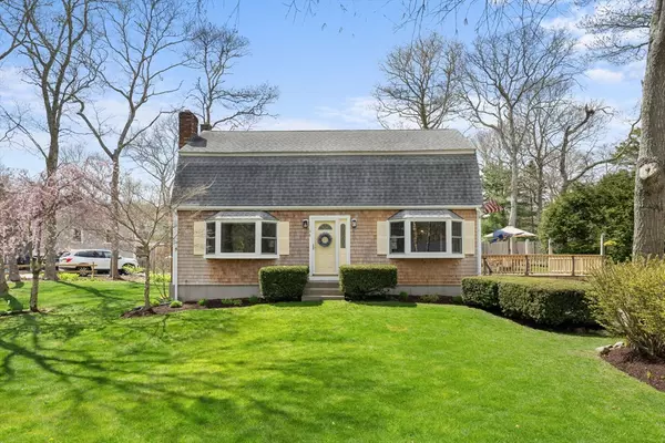 48 Janebar Cir, Plymouth, MA 02360