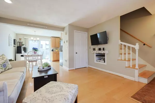 North Attleboro, MA 02760,12 Regent Street #N12