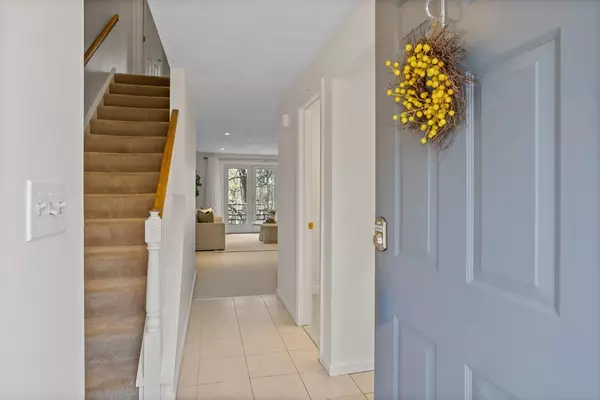 Maynard, MA 01754,1 Oak Ridge Dr #3