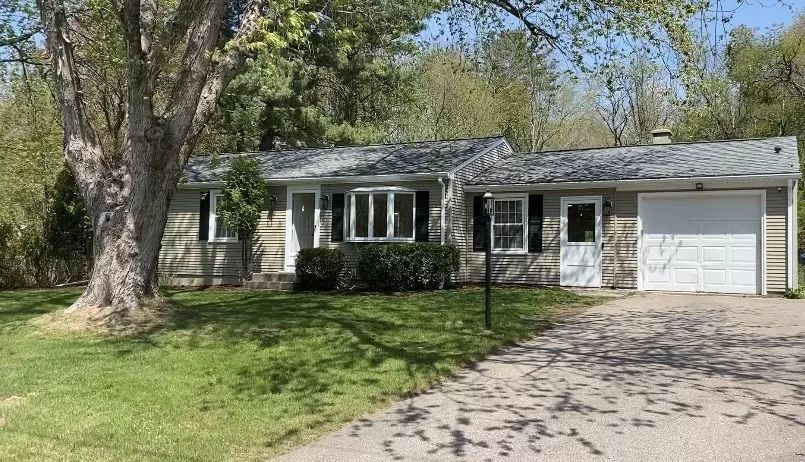 Seekonk, MA 02771,132 Cedar Ln