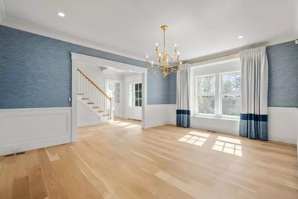 Wellesley, MA 02482,22 Temple Road