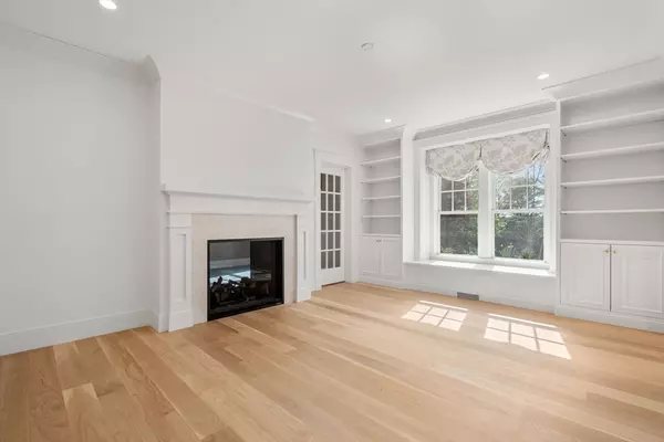 Wellesley, MA 02482,22 Temple Road
