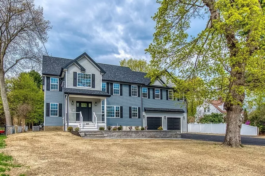 215 Fisher St, Walpole, MA 02081