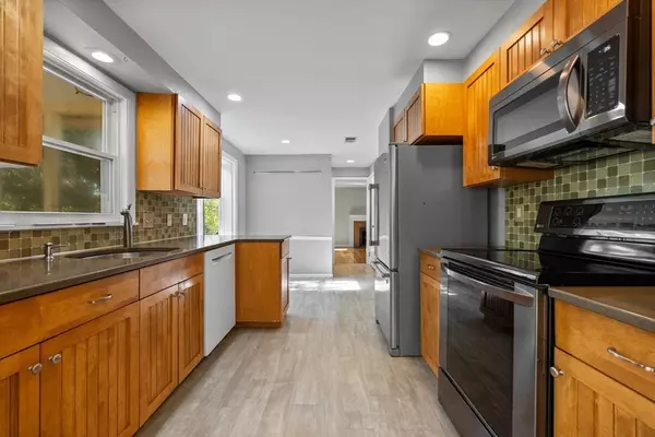 Newton, MA 02460,43 Grove Hill Park