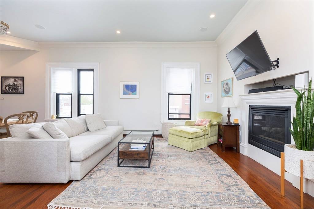 330 E Street #5, Boston, MA 02127