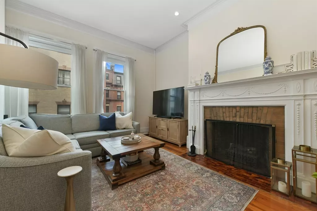 Boston, MA 02115,351 Commonwealth Avenue #6