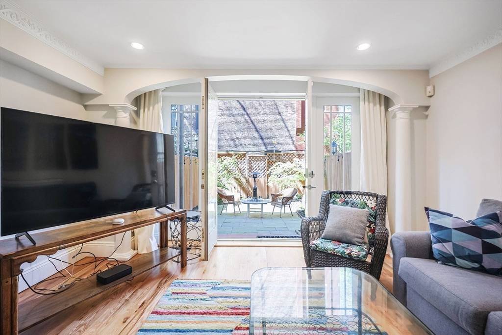 44 Dartmouth Street #1, Boston, MA 02116