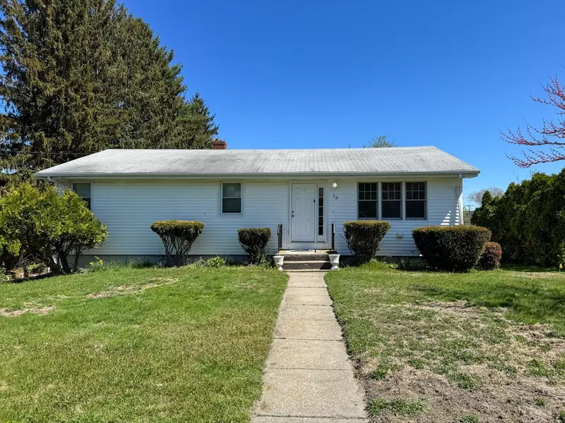 19 Richard Rd, Swansea, MA 02777