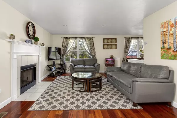 Franklin, MA 02038,74 Palomino Dr