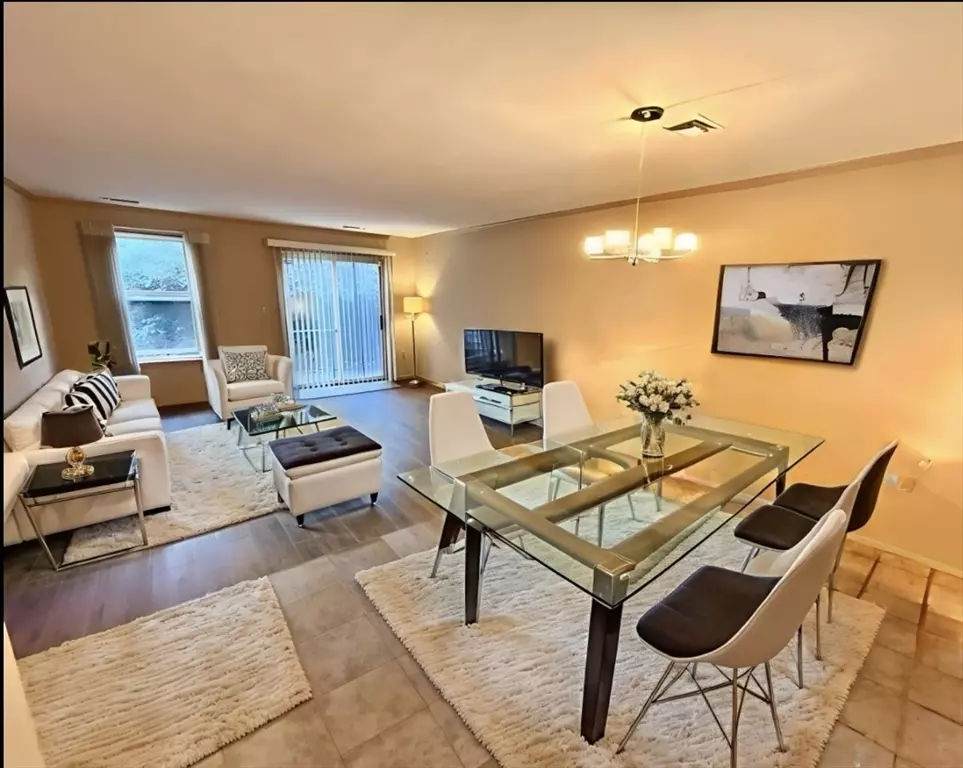 Boston, MA 02132,97 Anderer Lane #105