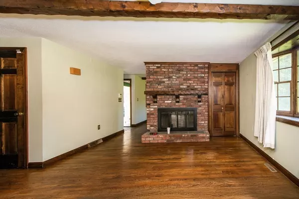 Kingston, MA 02364,19 Indian Pond Rd