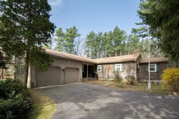 19 Indian Pond Rd, Kingston, MA 02364