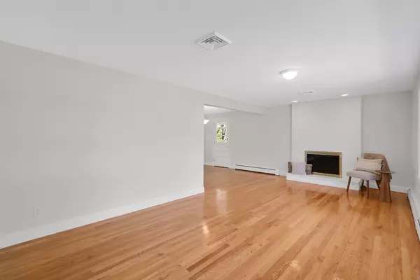 Longmeadow, MA 01106,26 Andover Rd